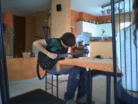 kos de guitarist
